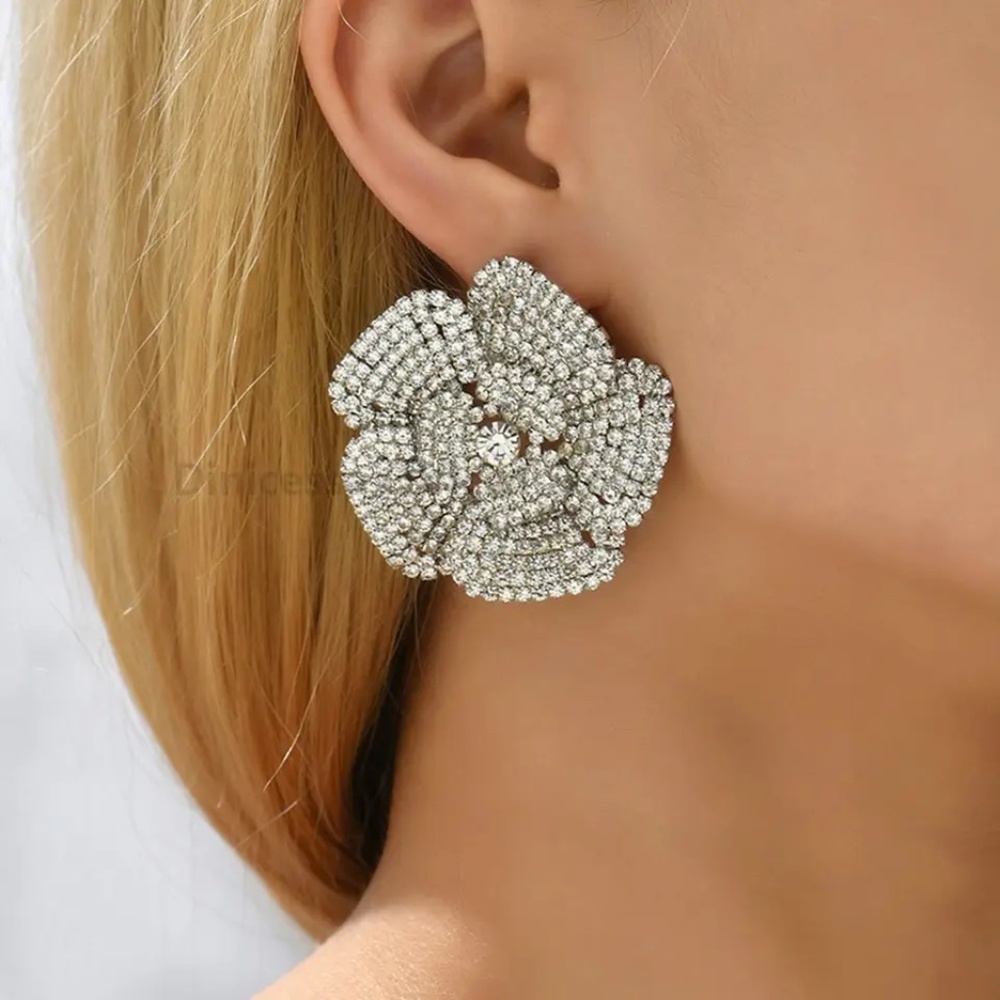 New Silver Shiny Rhinestone Big Chunky Flower Earrings - Picture 3 of 5